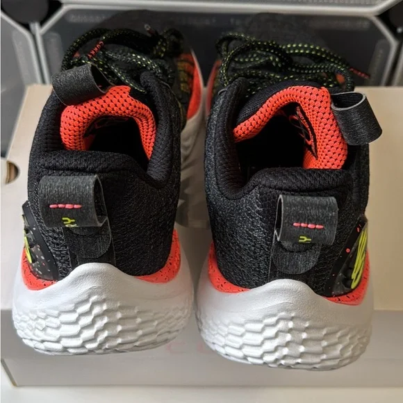 Curry  10 - Picture 3 of 5